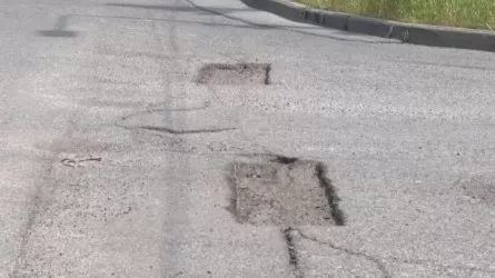 Чиновники получили штрафы за плохое содержание дорог в Шымкенте