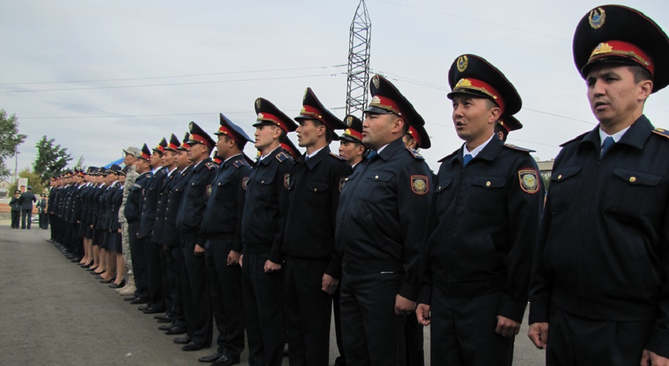 Полицейских будут рекрутировать по-граждански   