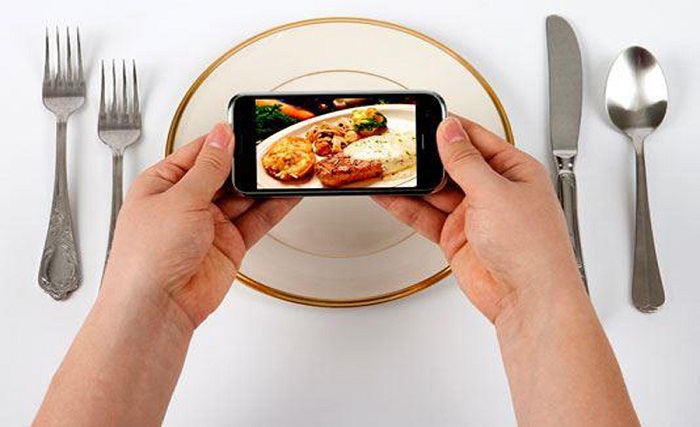 Поесть с помощью смартфона 