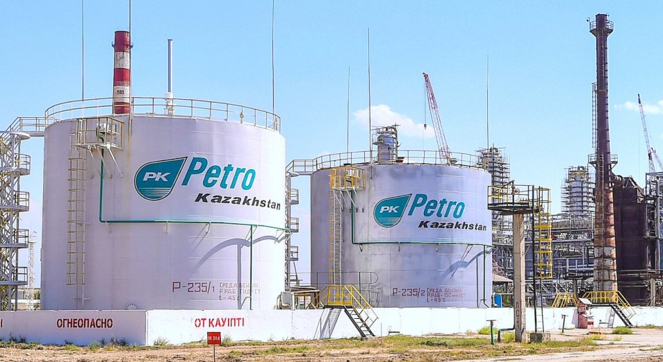 Казахстан останавливает импорт нефтепродуктов из России