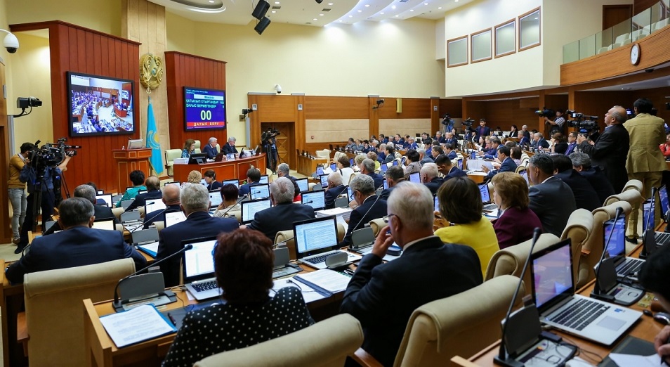 Парламент Үкімет пен жоғары палатының былтырғы бюджет есебін бекітті