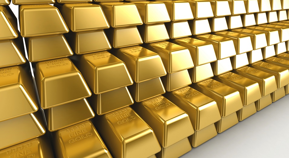 Казахстан продолжает скупать золото