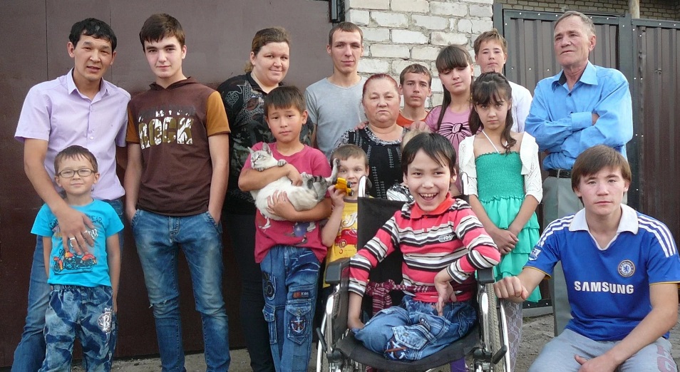 Колонияға жөнелтілгелі жатқан жасөспірімді асырап алған ана 