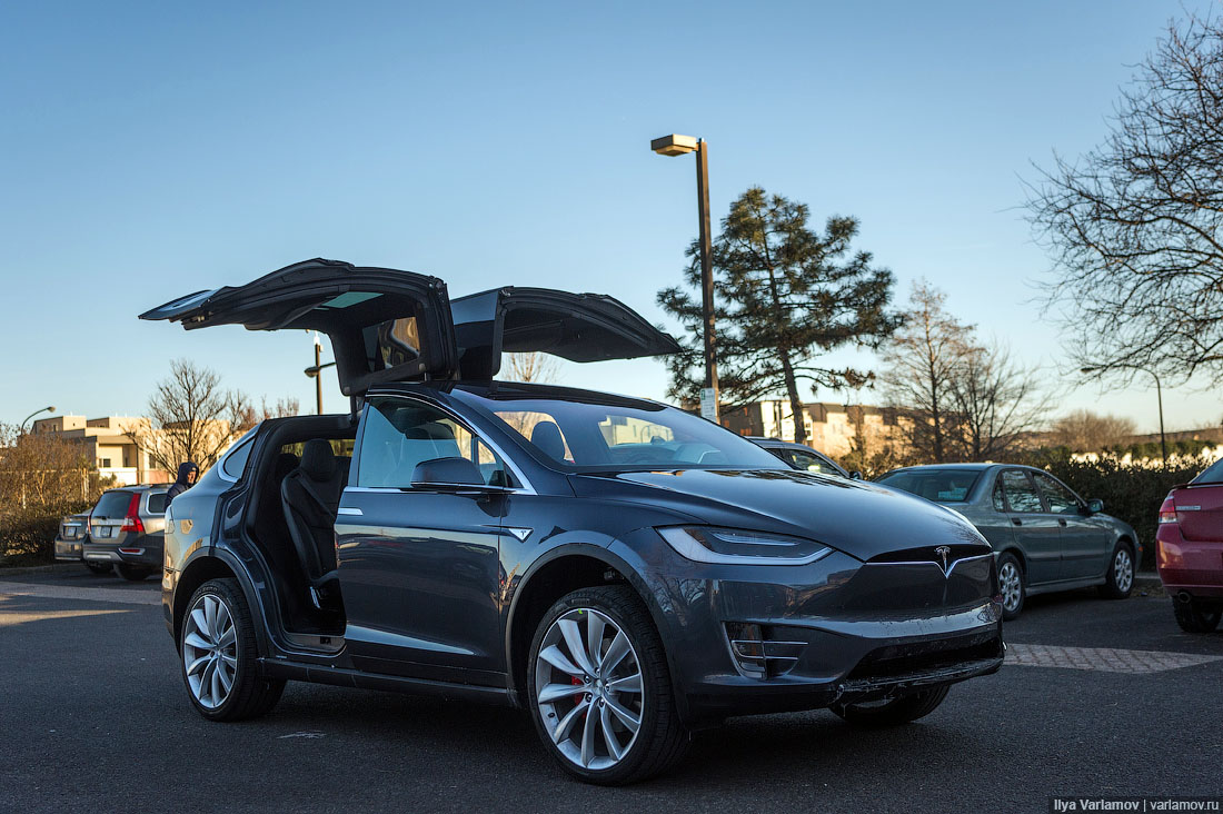 Илон Маск сообщил о сокращении палитры цветов Tesla