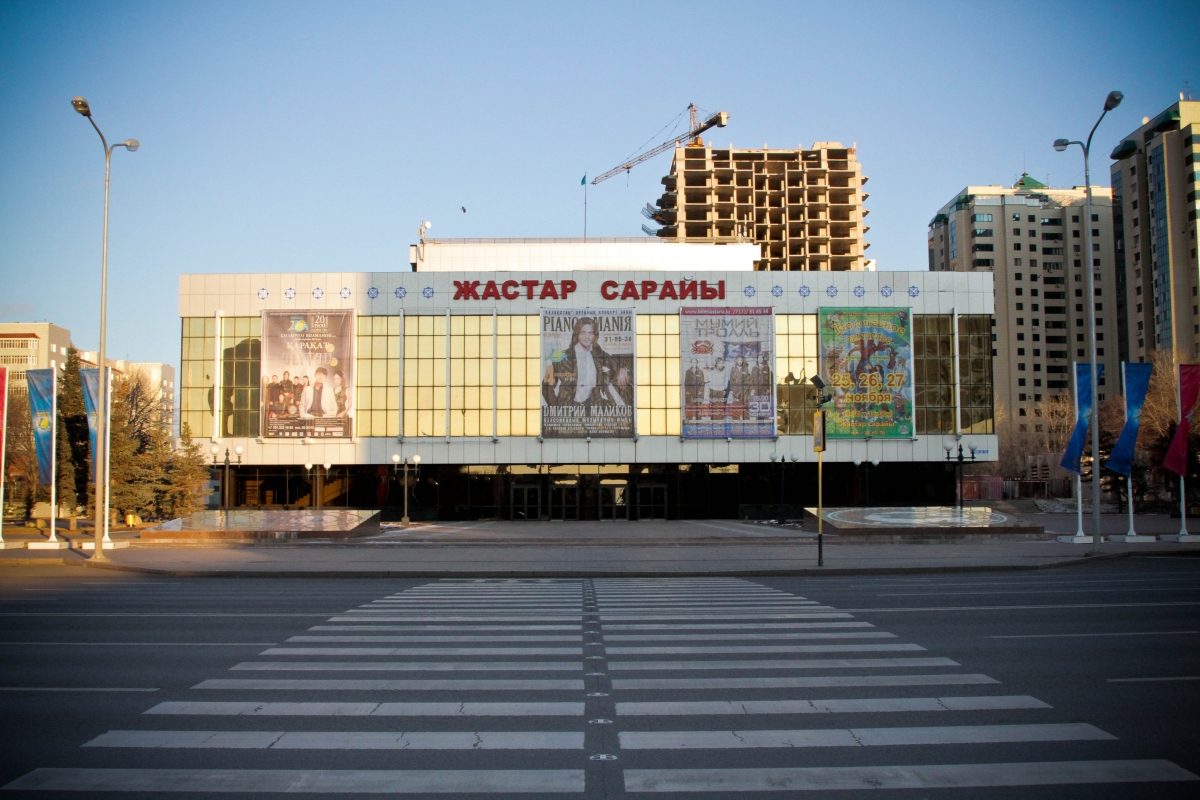 Здание театра задымилось в Астане