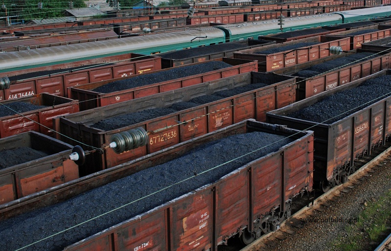 По железной дороге перевезли на 35% больше угля для населения, чем в прошлом году