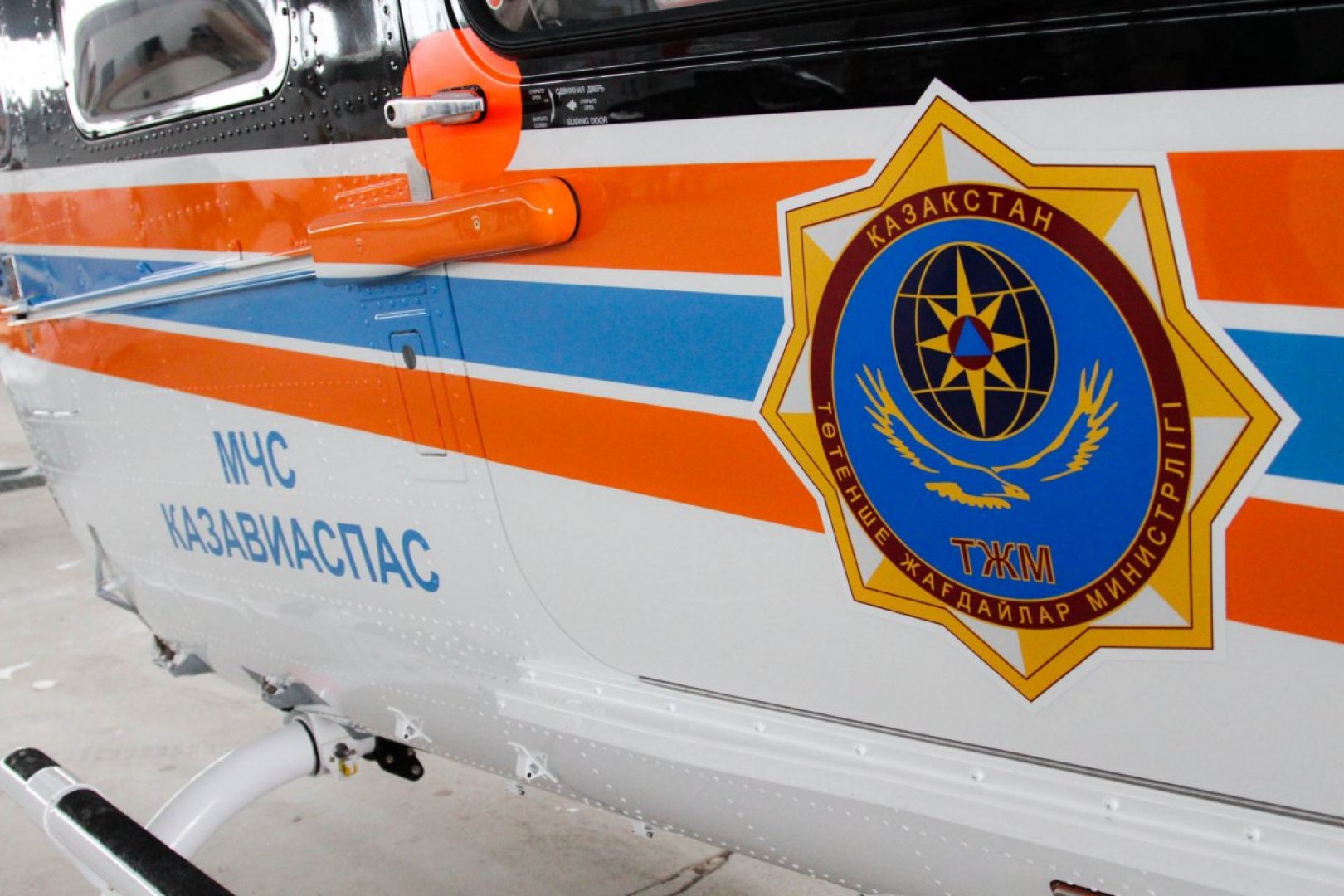 Санавиация доставила в Алматы казахстанку, пострадавшую на перевале Чике-Таман