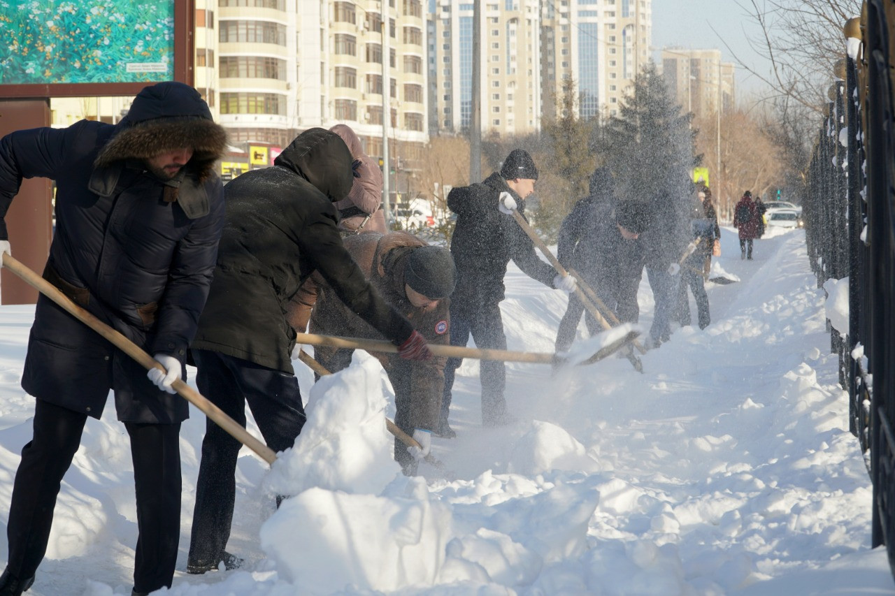 Палата предпринимателей призывает столичных бизнесменов выйти на уборку снега 
