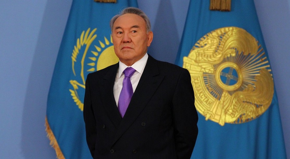 Нурсултан Назарбаев ответил на вопросы о политической модернизации и перспективах развития страны