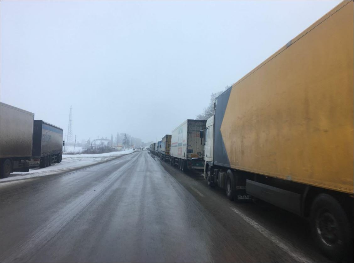 1,2 тысяч грузовиков скопилось на выезде из Белоруссии в страны ЕС