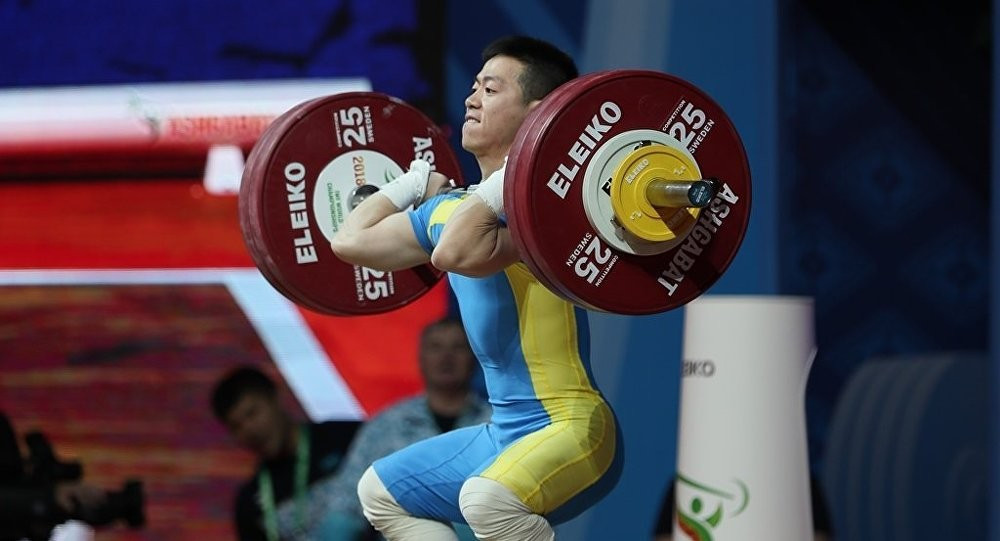 Арли Чонтей взял бронзу на чемпионате Азии по тяжелой атлетике