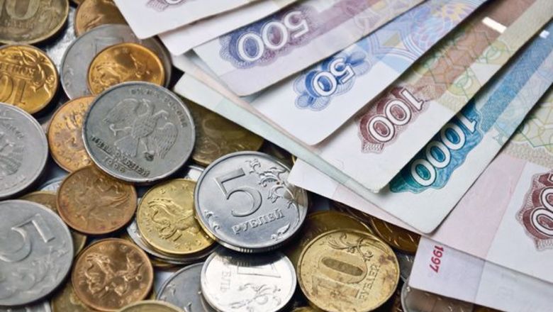 Рубль признали самой недооцененной валютой по "индексу бигмака"