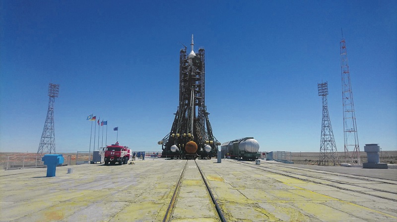 Экипажи космического корабля "Союз МС-15" прибыли на Байконур