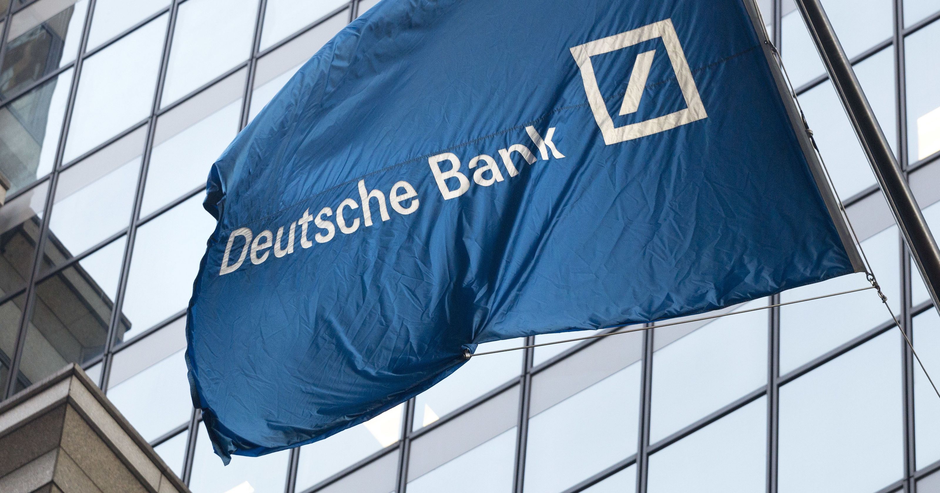 Deutsche Bank подтвердил, что ведет переговоры с Commerzbank о слиянии
