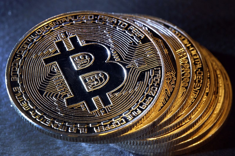 Курс биткоина преодолел психологическую отметку в $10 тыс.