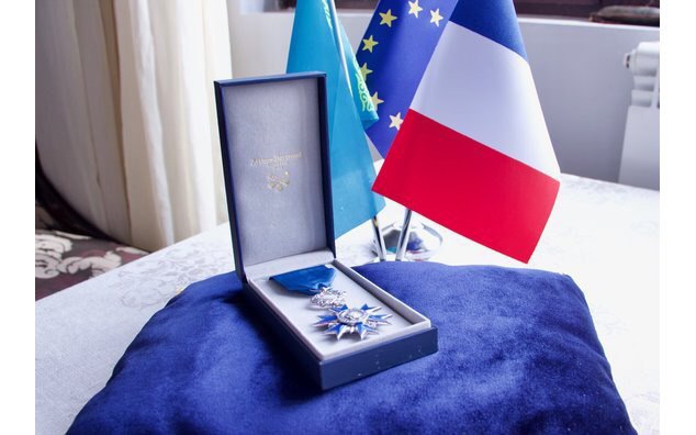 Посол Казахстана награждена Национальным орденом Франции 