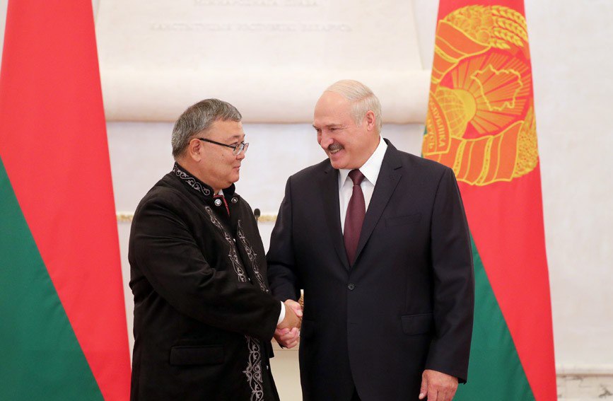 Посол Казахстана вручил верительные грамоты Александру Лукашенко