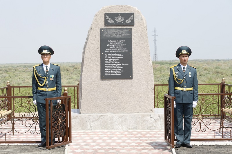 Әскери борышын орындау кезінде қаза тапқан әскери қызметшілерге ескерткіш орнатылды