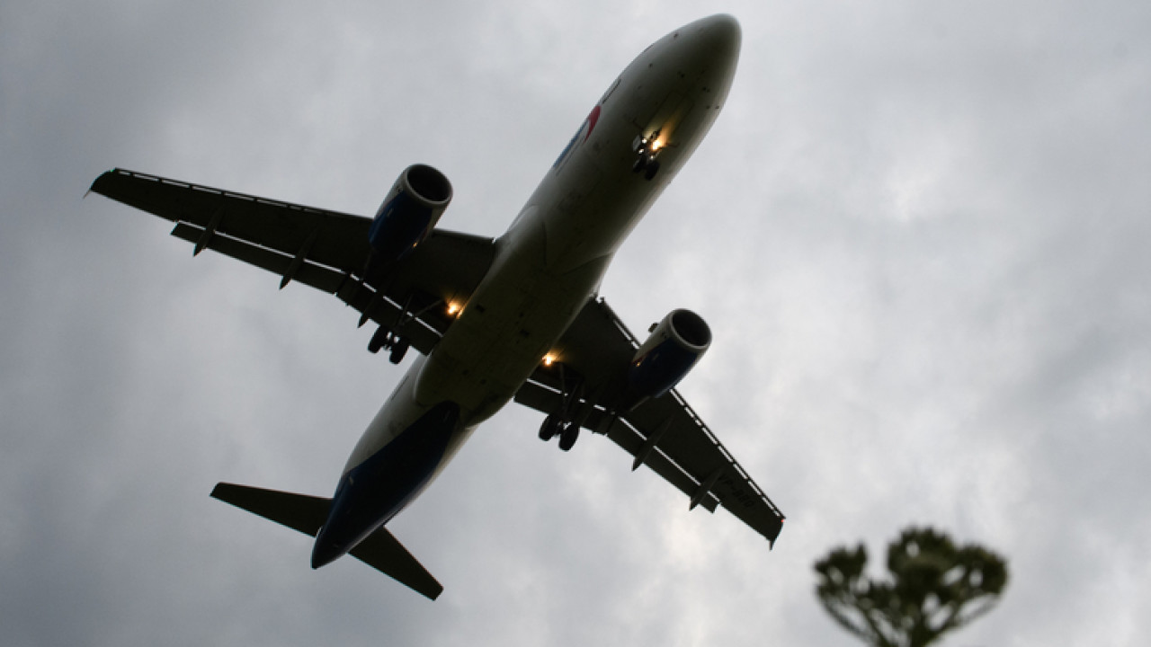 В Павлодаре приземлился самолет из Турции со 125 пассажирами на борту
