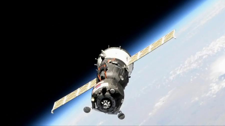 Спасатели ЦВО прибыли в Казахстан для обеспечения старта "Союза МС-15"