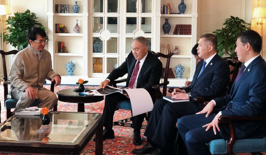 Нурсултан Назарбаев встретился с известным китайским актером Джеки Чаном