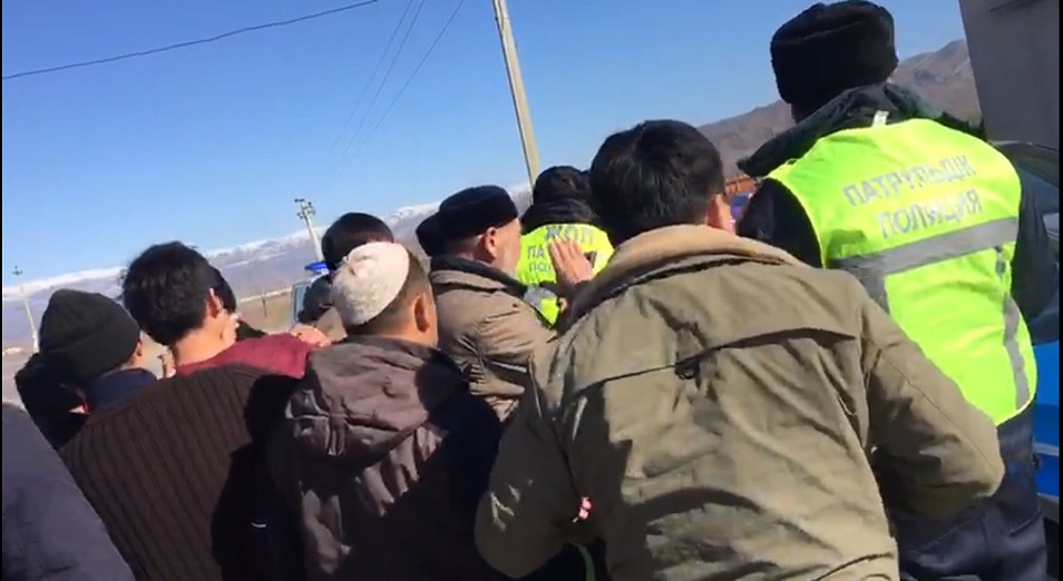 В массовых беспорядках в Кордайском районе погибли восемь человек, 40 пострадли