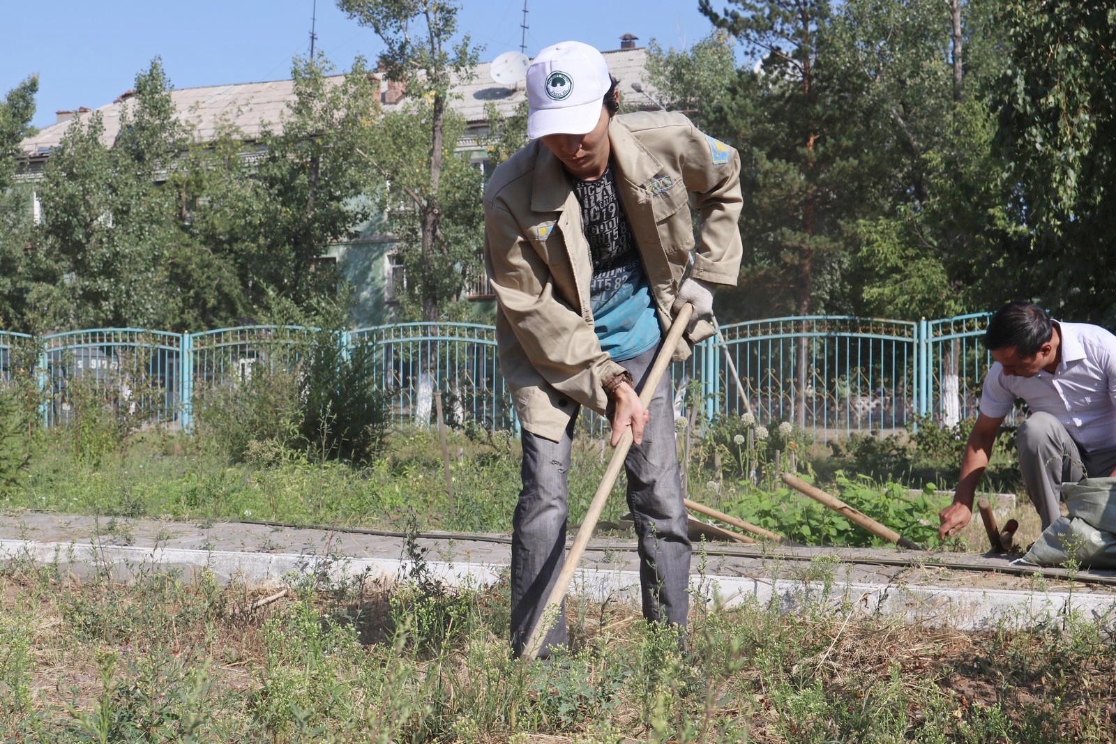 ПМУ-дің студенттік құрылыс жасақтары балалар үйінің аумағын абаттандырды