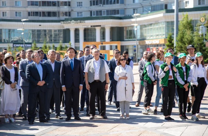 В  Нур-Султане открылась фотовыставка «Нурсултан Назарбаев. Эпоха созидания»