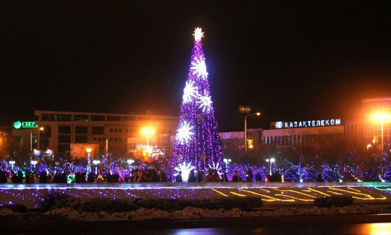 Ақтау әкімдігі кәсіпкерлерді қаланы жаңа жылдық безендіруге міндеттеді 