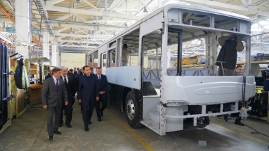 Бақытжан Сағынтаев Семейдегі өңдеу өнеркәсібінің дамуымен танысты