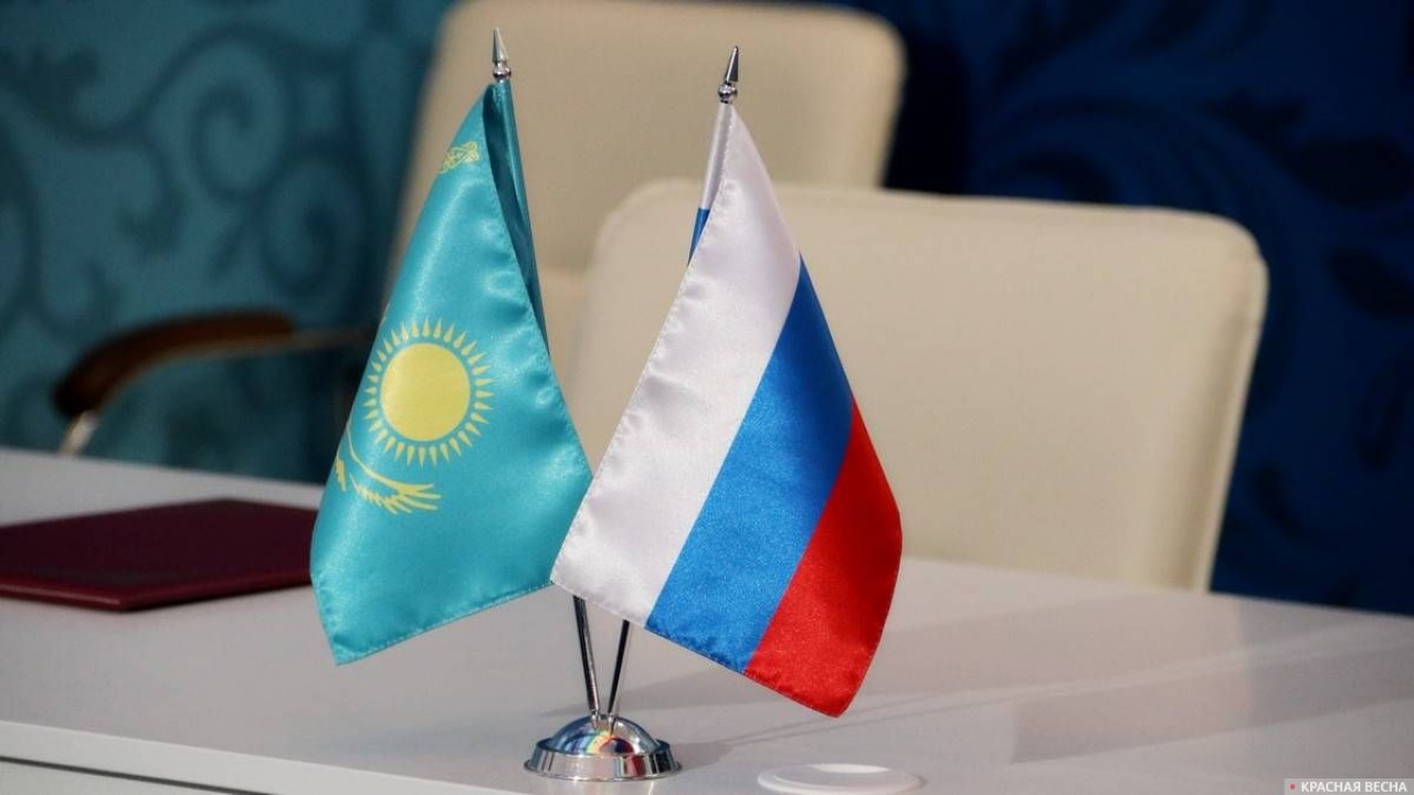Казахстан оказался в списке дружественных стран у россиян