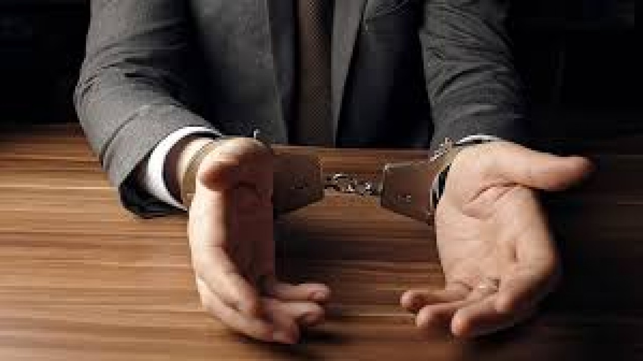 В ВКО аким района подала в отставку из-за коррупции подчиненного