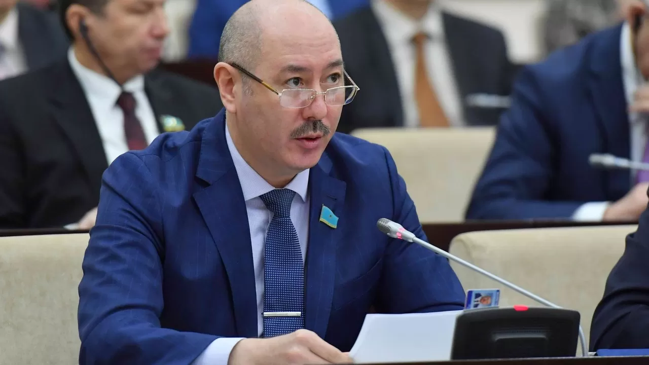 Прекращены полномочия сенатора Нурлана Кылышбаева