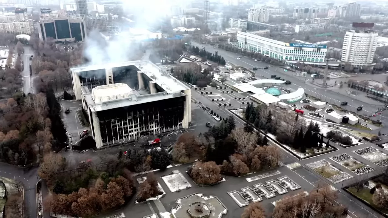 Более 10 жилых домов пострадало во время беспорядков в Алматы