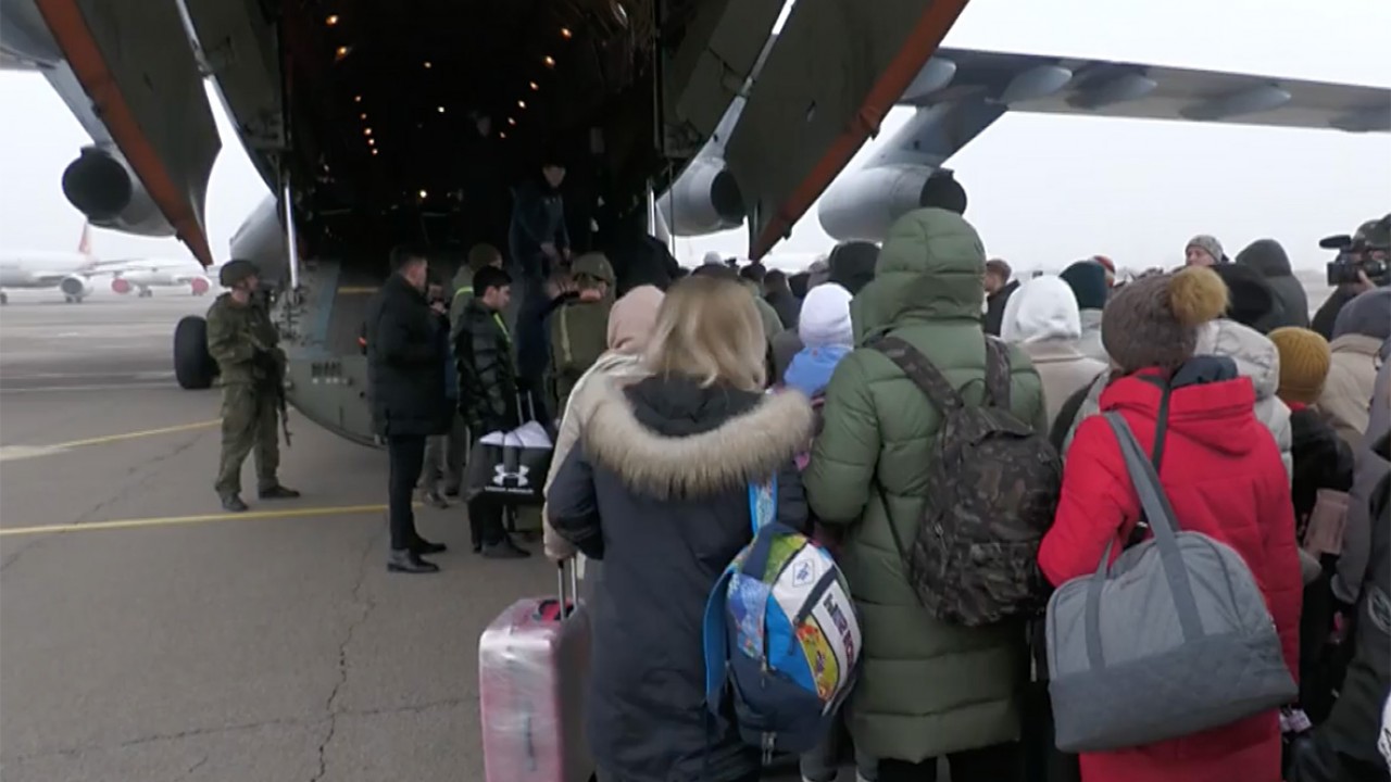 Из аэропорта Алматы четвертый день вылетают самолеты с россиянами