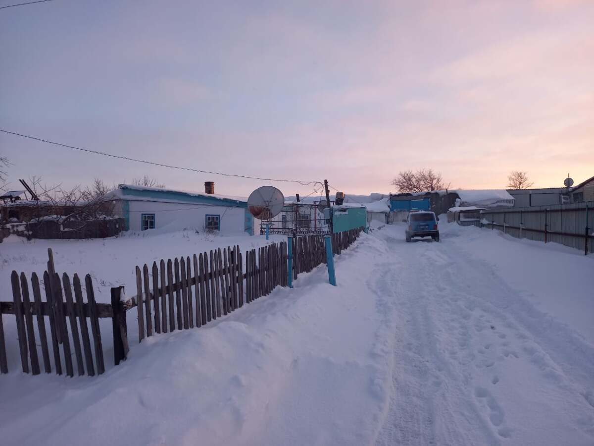 Ақмола тұрғыны танысының үйіне терезелері мен есіктерін бұзып кірген  