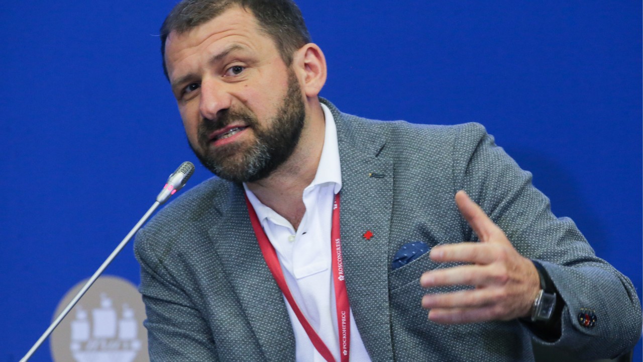 Меня приняли за террориста – миллиардер из России застрял в Казахстане