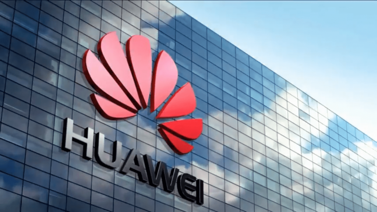 Выручка Huawei в 2021 году сократилась на 29%