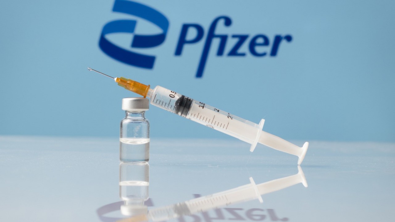 Почему Pfizer не для всех казахстанцев? 