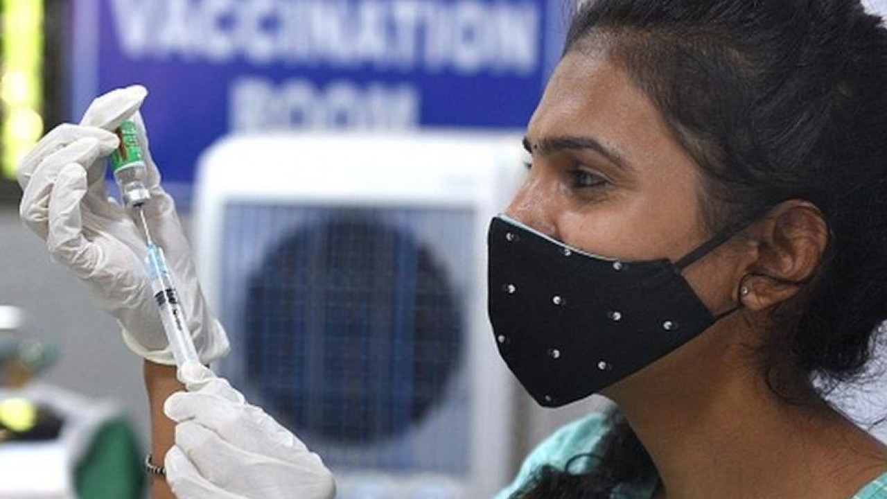 Үндістанда «омикрон» штамына қарсы вакцина жасалады