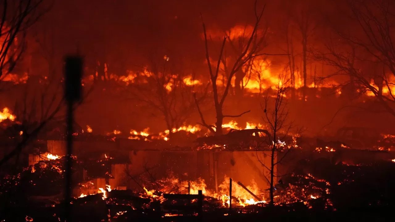 Природные пожары в Колорадо уничтожили почти 1 тыс. домов