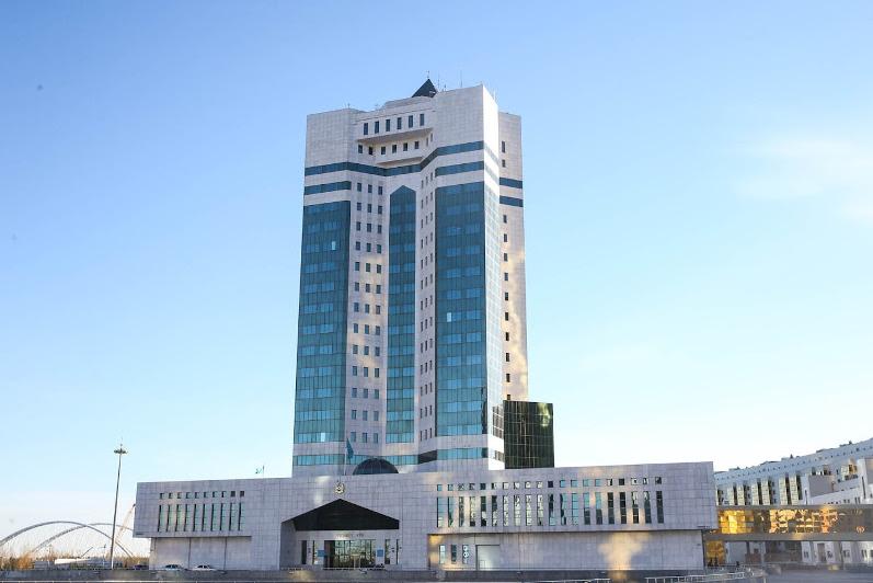 Смайылов азаматтардың банкроттығы туралы заң жобасын 4 ақпанға дейін Үкіметке енгізуді тапсырды  