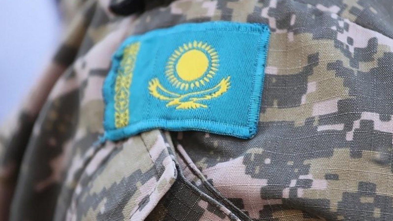 Какое место занял Казахстан в рейтинге стран по численности регулярных войск  