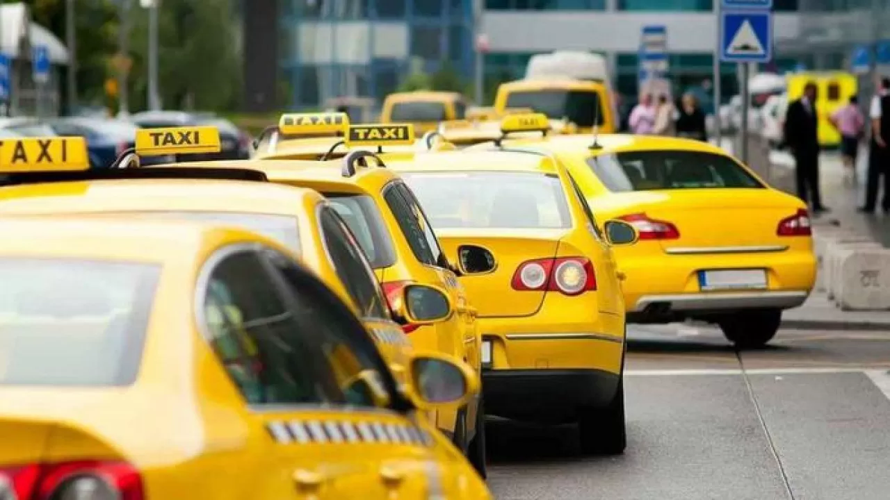 Антимонопольщики начали расследование в отношении такси "Яндекс" 