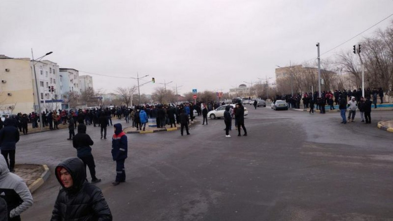 В Жанаозене митингующие потребовали снизить цены на сжиженный газ