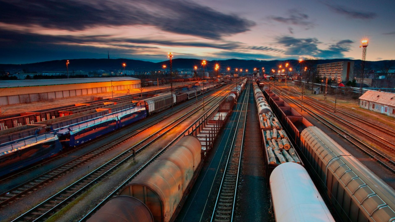 Железнодорожные перевозки приостановлены в Казахстане