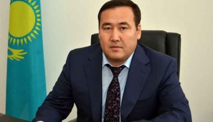 Атырау қаласының әкімі өз өтінішімен қызметінен босатылды 