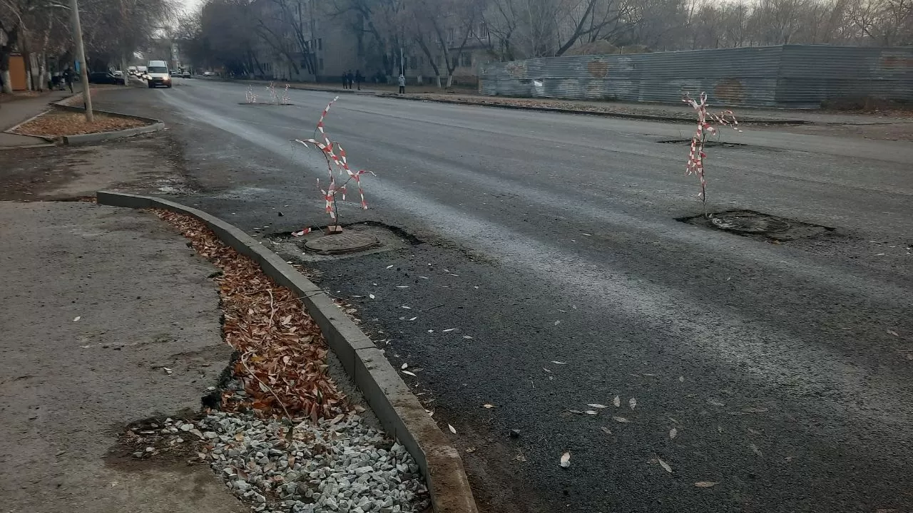 Павлодарцы остались с неотремонтированной улицей на зиму