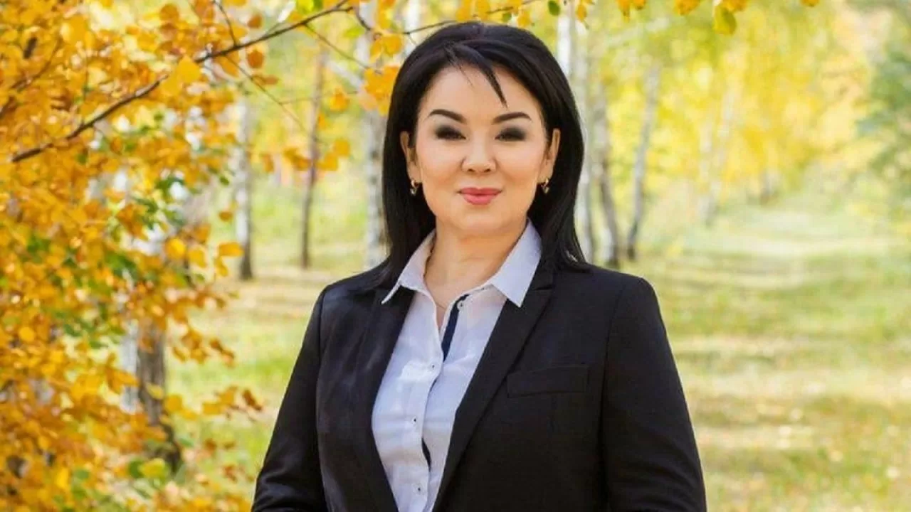 Президент сайлауы: Салтанат Тұрсынбекова ОСК-ға құжаттарын тапсырды