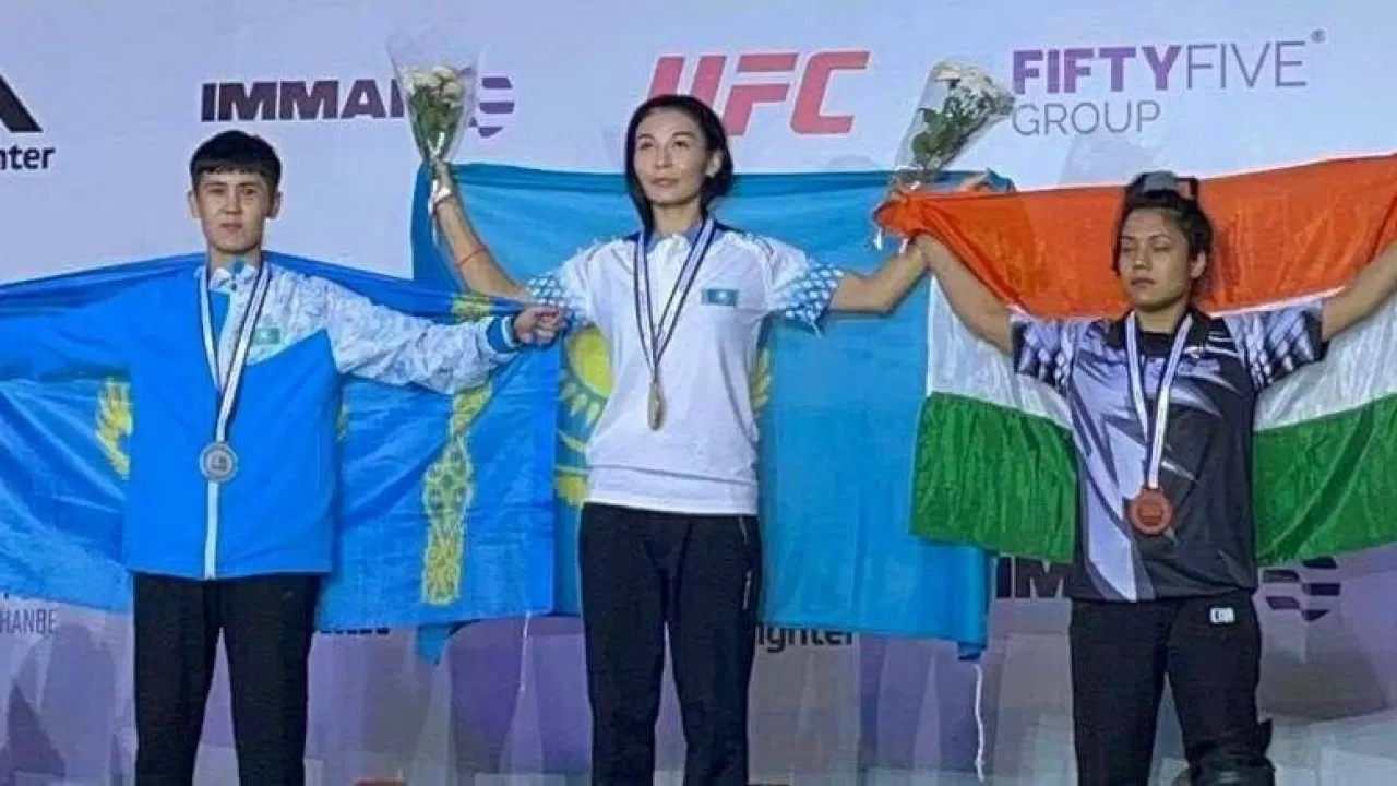 Чемпионкой Азии по ММА стала полицейский из Шымкента